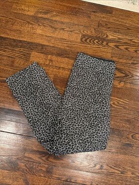 White House Black Market Black and White Patterned Stretch Pants